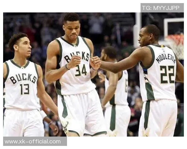 老鹰新赛季阵容身高优势明显13名球员均超2米03